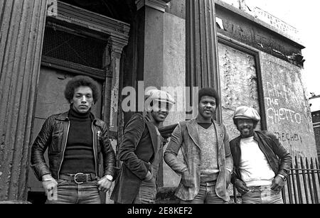 Die Real Thing British Black Soul Gruppe in Toxteth Liverpool 8 im Jahr 1977 Stockfoto