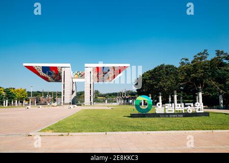 Seoul, Korea - 6. Oktober 2020 : Olympiapark World Peace Gate Stockfoto