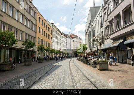 Augsburg, Deutschland - 18. Mai 2019: Innenstadt von Augsburg. Augsburg ist die drittgrößte Stadt Bayerns Stockfoto