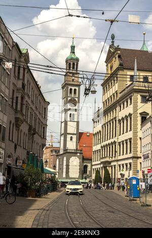 Augsburg, Deutschland - 18. Mai 2019: Innenstadt von Augsburg. Augsburg ist die drittgrößte Stadt Bayerns Stockfoto