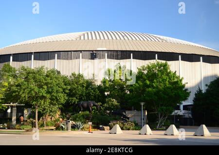 Der Astrodome, einst ein architektonisches Wunder, liegt heute verlassen in Houston, Texas Stockfoto