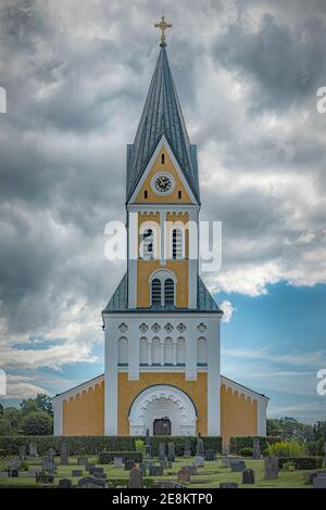 BLEKINGE, SCHWEDEN - 01. AUGUST 2020: Die Kirche wurde 1868-1872 erbaut und von dem renommierten Architekten Helgo Zettervall entworfen. Stockfoto