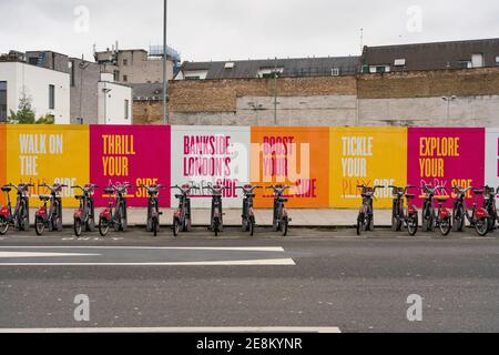 Baustellenanlage auf der anderen Seite Londons Stockfoto