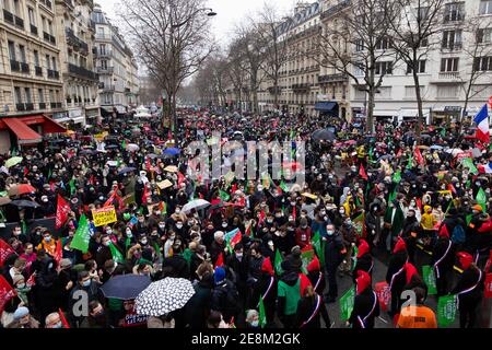 Paris, Frankreich. Januar 2021. Demonstranten bei einer Demonstration gegen das Bioethik-Gesetz und die PMA (assistierte Reproduktionstechnologie - KUNST) für alle, in Paris, Frankreich, am 31. Januar 2021. Foto von Raphael Lafargue/ABACAPRESS.COM Quelle: Abaca Press/Alamy Live News Stockfoto