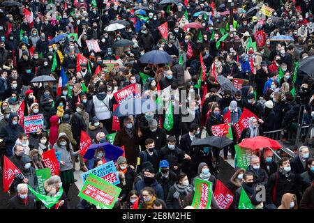 Paris, Frankreich. Januar 2021. Demonstranten bei einer Demonstration gegen das Bioethik-Gesetz und die PMA (assistierte Reproduktionstechnologie - KUNST) für alle, in Paris, Frankreich, am 31. Januar 2021. Foto von Raphael Lafargue/ABACAPRESS.COM Quelle: Abaca Press/Alamy Live News Stockfoto