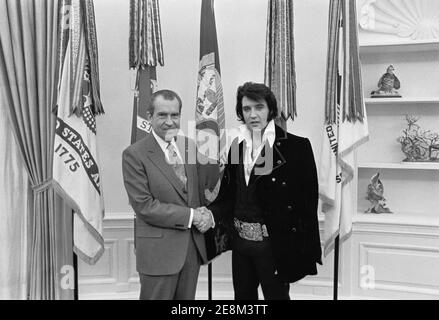 Elvis Presley im Weißen Haus 1970 mit Richard Nixon Stockfoto