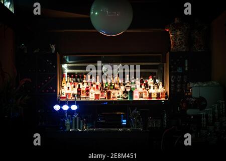 Sa 30 Januar 2021. Edinburgh, Großbritannien. Traditionell ist das letzte Wochenende im Januar der erste Zahltag nach Weihnachten und eine Hauptgeschäftszeit für Edinburghs Pubs und Bars. Die aktuellen Covid-19 Sperrbeschränkungen in Edinburgh bedeutet, dass sie geschlossen sind und dies war der Blick auf die Urban Fox auf Causewayside. Stockfoto