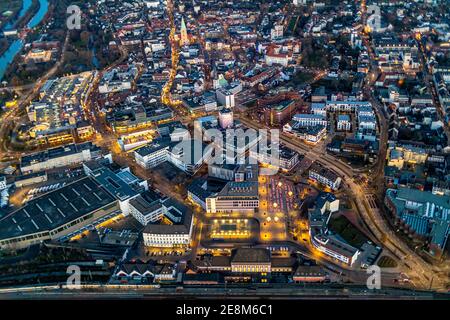 Luftaufnahme, Übersicht Hamm bei Nacht, Technisches Rathaus, Bahnhofsvorplatz, Allecenter ECE, Lutherkirche im Lutherviertel, Bockum-Hövel, Hamm, Stockfoto