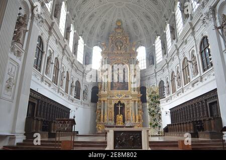 Innenraum der St. Michael Kirche, München, Deutschland Stockfoto