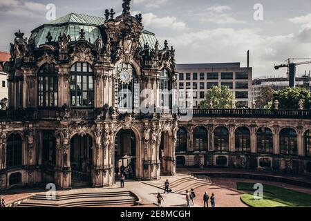 17. Mai 2019 Dresden, Deutschland - Blick auf den Glockenspielpavillon Glockenspielpavillon im Zwinger, Uhrenpavillon mit Glocken. Stockfoto