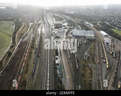 Toton Railway Sidings, Großbritannien. Januar 2021. Luftaufnahme über den Bahngleis von Toton, die den geplanten Standort für den HS2 Eastern Hub als Teil des östlichen Teils der HS2-Linie zeigt. Fotografiert mit Blick nach Süden nach Long Eaton. Kredit: Marc Dewhurst/Alamy Live Nachrichten. Stockfoto