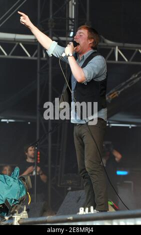 Die britische Band Kaiser Chiefs treten am ersten Tag des jährlichen AIDS Charity & Fundraising Musikfestivals 'Solidays' auf, das am 6. Juli 2007 auf der Rennstrecke Longchamp in Paris, Frankreich, stattfindet. Foto von Nicolas Khayat/ABACAPRESS.COM Stockfoto