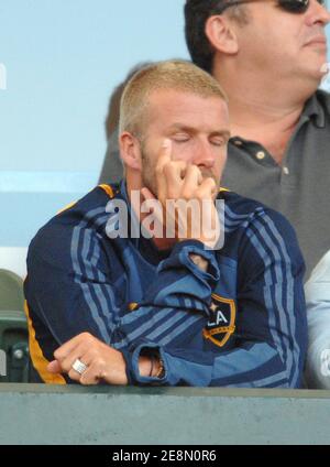 DAVID Beckham VON LA Galaxy hat seine Fußgelenke in Eis gelegt, als er das Team in Aktion während eines Freundschaftsspiel beobachtet, La Galaxy gegen Tigres UANL am 17. Juli 2007 im Home Depot Center in Los Angeles, CA, USA. LA Galaxy verlor 3 zu nichts in Los Angeles. Foto von Lionel Hahn/Cameleon/ABACAPRESS.COM Stockfoto