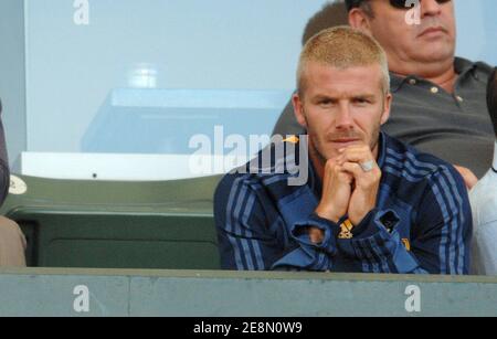 DAVID Beckham VON LA Galaxy hat seine Fußgelenke in Eis gelegt, als er das Team in Aktion während eines Freundschaftsspiel beobachtet, La Galaxy gegen Tigres UANL am 17. Juli 2007 im Home Depot Center in Los Angeles, CA, USA. LA Galaxy verlor 3 zu nichts in Los Angeles. Foto von Lionel Hahn/Cameleon/ABACAPRESS.COM Stockfoto