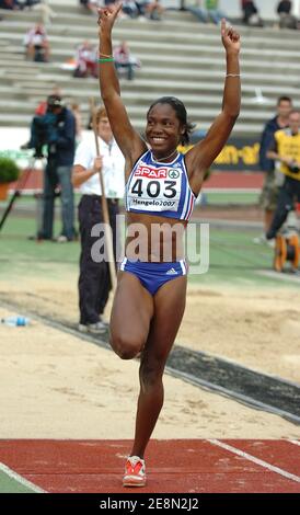 Die französische Manuela Galtier gewinnt die Goldmedaille beim Weitsprung der Frauen bei den Leichtathletik-Junioren-Europameisterschaften am 20. Juli 2007 in Hengelo, Niederlande. Foto von Nicolas Gouhier/Cameleon/ABACAPRESS.COM Stockfoto