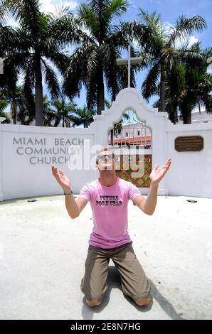 EXKLUSIV-TV-Moderator Jeremy Michalak verbringt seine Sommerferien in Miami Beach, FL, USA am 31. Juli 2007. Foto von Olivier Douliery/ABACAPRESS.COM Stockfoto
