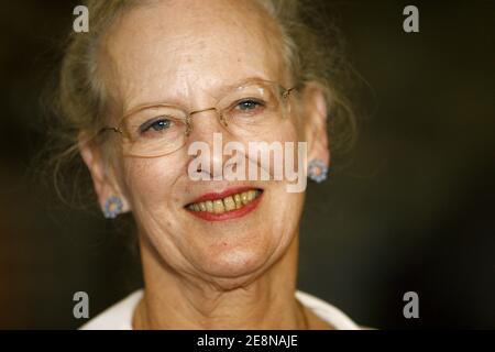 Königin Margrethe II. Von Dänemark posiert während eines Fotoanrufs in ihrer Sommerresidenz 'Chateau de Caix' in der Nähe von Cahors, Frankreich, am 7. August 2007. Foto von Patrick Bernard/ABACAPRESS.COM Stockfoto