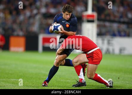 Frankreichs Yannick Jauzion während des Freundschaftsspiels, Frankreich gegen England im Velodrome Stadium in Marseille, Frankreich am 18. August 2007. Frankreich gewann 22-9 in einem WM-Warm-up-Testspiel in Marseille. Foto von Christian Liewig/ABACAPRESS.COM Stockfoto