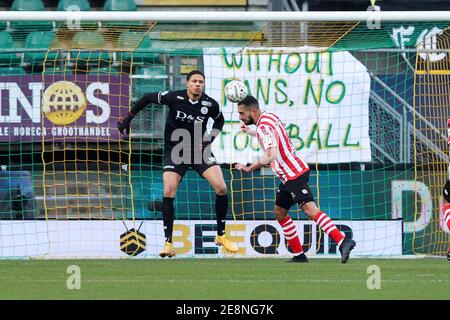 DEN HAAG, NIEDERLANDE - JANUAR 31: Martin Fraisi von ADO Den Haag, Adil Auassar von Sparta Rotterdam während des niederländischen Eredivisie-Spiels zwischen ADO Den Stockfoto