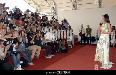 Darsteller Michelle Yeoh posiert für Bilder während der Fotozelle für 'Far North' beim 64. Jährlichen Filmfestival in Venedig, Italien, am 30. August 2007. Foto von ABACAPRESS.COM Stockfoto