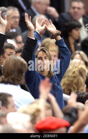 Amelie Mauresmo nimmt am 7. September 2007 am stade de France in Saint-Denis bei Paris am Eröffnungsspiel der Rugby Union World Cup France gegen Argentinien Teil. Die Rugby-Weltmeisterschaft wird in Frankreich bis zum 20. Oktober 2007 ausgetragen. Foto von Pool Rugby 2007/ABACAPRESS.COM Stockfoto