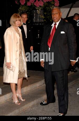 Anna Wintour, Chefredakteurin der American Vogue, und Andre Leon Talley kommen zum 40. Jubiläum von Polo Ralph Lauren während der Mercedes Benz Fashion Week Spring 2008, die am 8. September 2007 im Central Park Conservatory Gardens in New York City, NY, USA, gefeiert wird. Foto von Donna ward/ABACAPRESS.COM Stockfoto