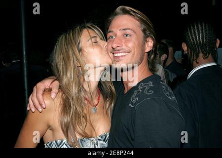 Jade und Gregoire besuchen die Party des französischen Fernsehspiels 'Koh Lanta' in L'Etoile in Paris, Frankreich am 11. September 2007. Foto von Benoit Pinguet/ABACAPRESS.COM. Stockfoto