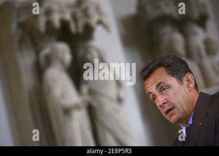 Der französische Präsident Nicolas Sarkozy nimmt an der Eröffnung der Ausstellung "Cite de l'Architecture et du Patrimoine" Teil, die am 17. September 2007 im Palais de Chaillot in Paris, Frankreich, stattfand. Foto von Mousse/ABACAPRESS.COM Stockfoto