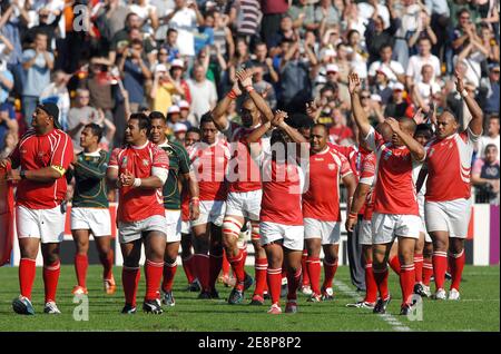 Tongas Team applaudiert Publikum während der IRB Rugby World Cup 2007, Pool A, Südafrika gegen Tonga im Bollaert Stadion in Lens, Frankreich am 22. September 2007. Foto von Christophe Guibbaud/Cameleon/ABACAPRESS.COM Stockfoto