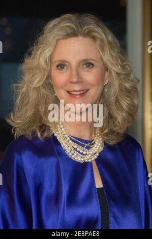 Die Schauspielerin Blythe Danner kommt am 24. September 2007 zur Eröffnungsnacht der Saison 2007-2008 an der Metropolitan Opera an und spielt Donizettis "Lucia di Lammermoor" im Lincoln Center in New York City, NY, USA. Foto von Jim Rock/ABACAPRESS.COM Stockfoto