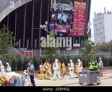 Piratox Übung während eines Konzerts, mobilisierte alle Notfallsysteme, französische Armee, Feuerwehrleute und Polizei im "Palais des Sports" in Grenoble, Frankreich am 25. September 2007. Fotos von Vincent Dargent/ABACAPRESS.COM Stockfoto