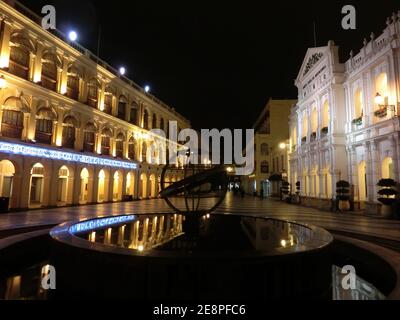 Macau, 15. MÄRZ 2012 - Nachtansicht des Heiligen Hauses der Barmherzigkeit und Senado-Platz von Macau Stockfoto