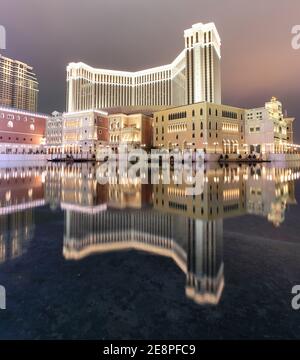 Macau, MÄR 15, 2012 - Nachtansicht mit einer wunderschönen Reflexion des venezianischen Macau Stockfoto