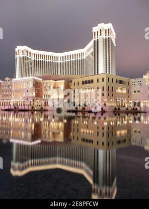 Macau, MÄR 15, 2012 - Nachtansicht mit einer wunderschönen Reflexion des venezianischen Macau Stockfoto