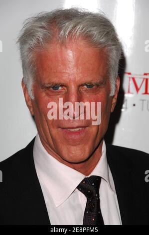 Schauspieler Ted Danson nimmt an der Premiere von 'Damages' Teil, die von FX Productions im Regal Theatre am Donnerstag, 19. Juli 2007 in New York City, USA, präsentiert wird. Foto von Gregorio Binuya/ABACAUSA.COM (im Bild: Ted Danson) Stockfoto