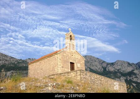 St. Sava Kirche auf der Insel Sveti Stefan, Montenegro Stockfoto