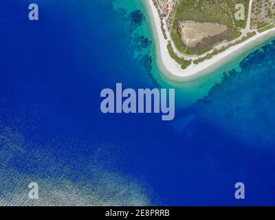 Luftaufnahme des berühmten Agios Dimitrios (Saint Demetrios) Strandes auf der Insel Alonnisos, Sporaden, Griechenland, Europa Stockfoto