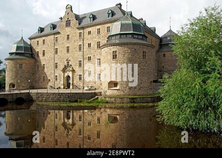 Schloss Örebro, umgeben von Svartån (schwarzer Fluss) in Schweden Stockfoto