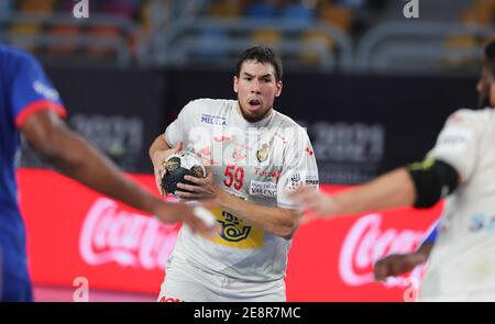 Kairo, Ägypten. Januar 2021. Daniel Dujshebaev Dovichebaeva (C) aus Spanien tritt am 31. Januar 2021 beim Bronzemedaillenspiel zwischen Spanien und Frankreich bei der 27. Herren Handball Weltmeisterschaft 2021 in Kairo, Ägypten, an. Quelle: Str/Xinhua/Alamy Live News Stockfoto
