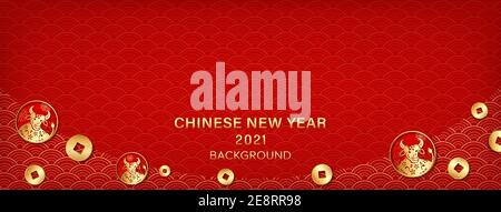 Orientalisches Wellenmuster auf rotem Bannerhintergrund mit Chinesisch Ochse und Messing Münzsymbole am Rand für 2021 neu Jahreskonzept Stock Vektor