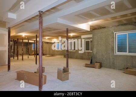 Keller framing Bau innenrahmen von einem neuen Haus einen neuen Stick gebaut Stockfoto