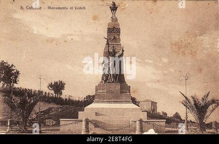 Monumento ai caduti della prima guerra mondiale (città di San Cataldo, Provincia Caltanissetta)(2). Stockfoto