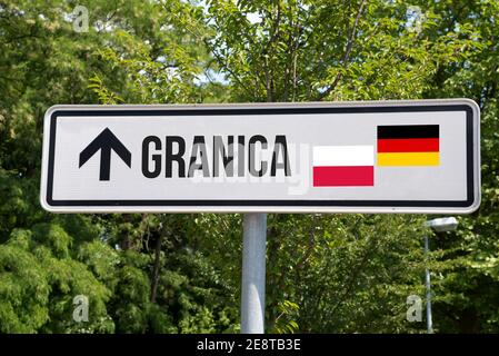 Ein Schild und Grenze zwischen Polen und Deutschland Stockfoto