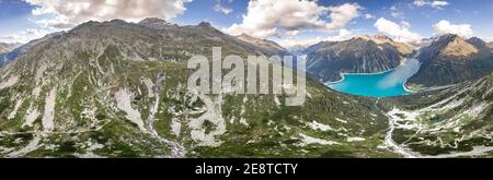 360 Luftpanorama des Gletscherreservoirs in den Zillertaler Alpen In Österreich Stockfoto