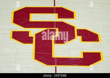 Detailansicht des SC-Logos im Center Court von Das Galen Center während eines NCAA College Frauen Basketballspiels Zwischen dem Arizona State Sun Devils A Stockfoto