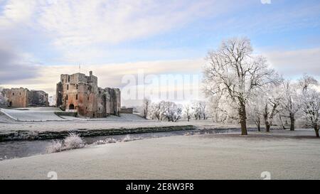 Brougham Castle im Winter. Stockfoto