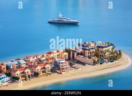 Dubai Marina mit luxuriösen Wolkenkratzern und Boote, Dubai, Arad Emiräte Stockfoto