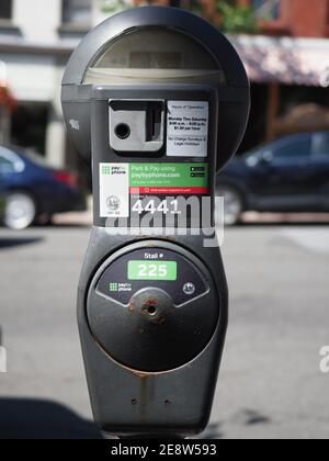 Bild eines Parkzählers in den Straßen von Tarrytown. Stockfoto