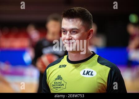 2021 01 30. Andžej Urbanovič - Basketballschiedsrichter . Litauen. Stockfoto