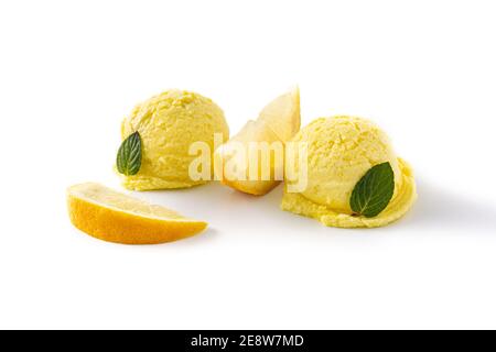 Zitroneneisschaufeln, isoliert auf weißem Hintergrund Stockfoto